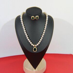 Vintage Roman Faux Emerald and Pearl Necklace and Earring Set